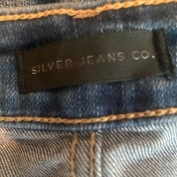 Silver Jean Co. Boyfriend 5 pocket distressed jeans, size 24 - Picture 3 of 5